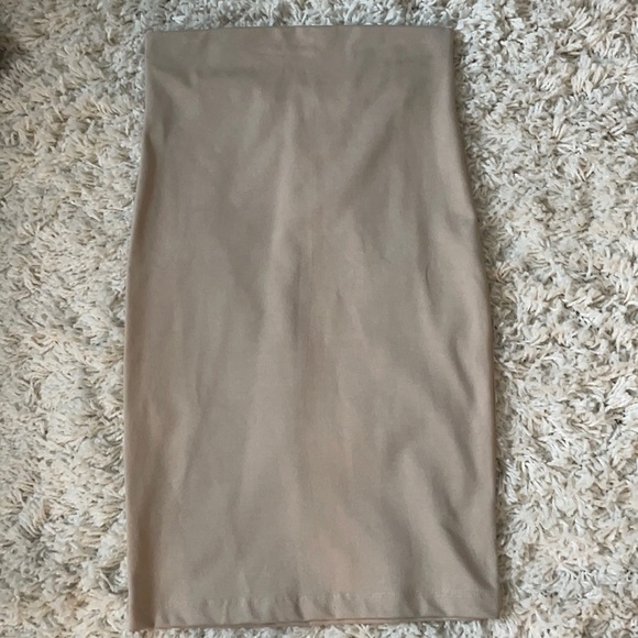 Tan tube skirt - Picture 1 of 1
